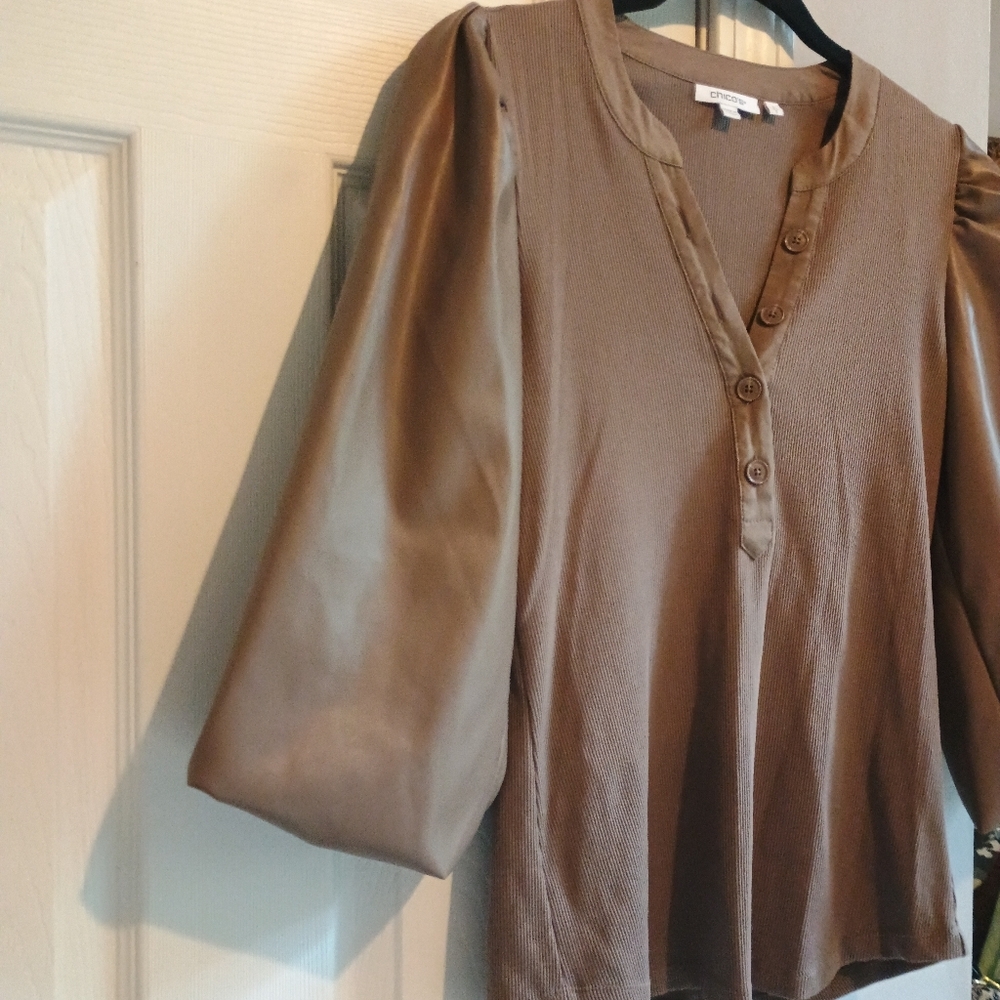 Chico's Women's Brown Mixed Media Blouse Size 0 (US Small) - Faux Leather Sleeve - Picture 9 of 13